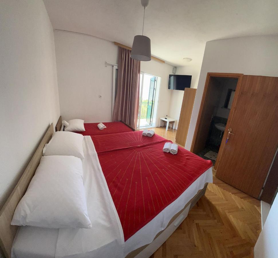 Rooms With Shared Kitchen "Milica" Drvenik  Luaran gambar