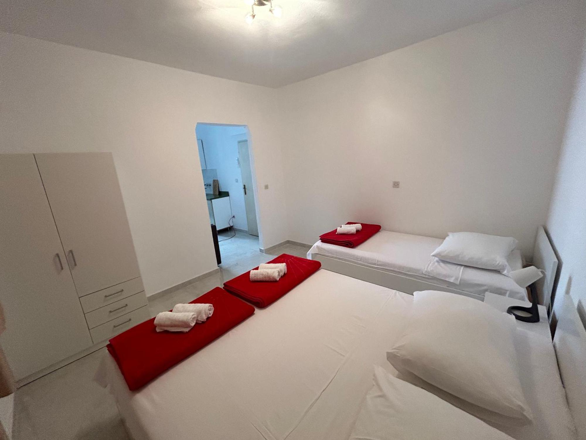Rooms With Shared Kitchen "Milica" Drvenik  Luaran gambar