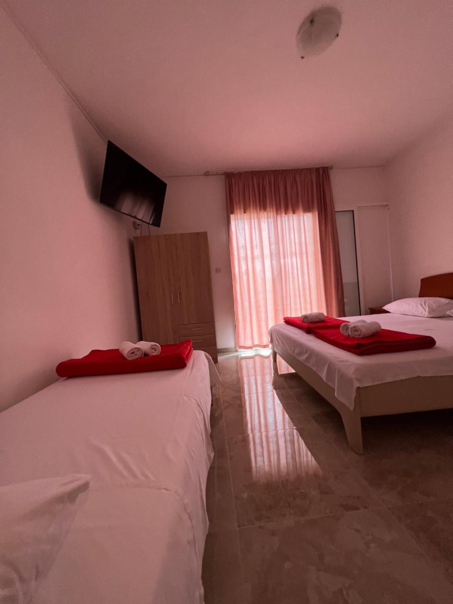 Rooms With Shared Kitchen "Milica" Drvenik  Luaran gambar