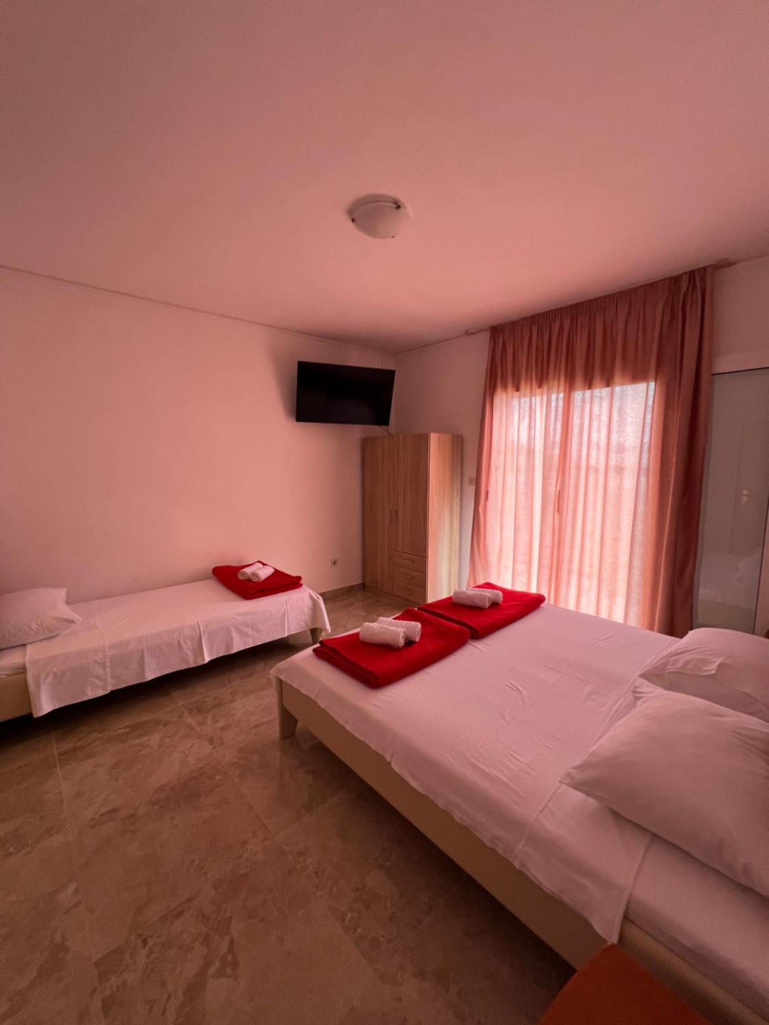Rooms With Shared Kitchen "Milica" Drvenik  Luaran gambar