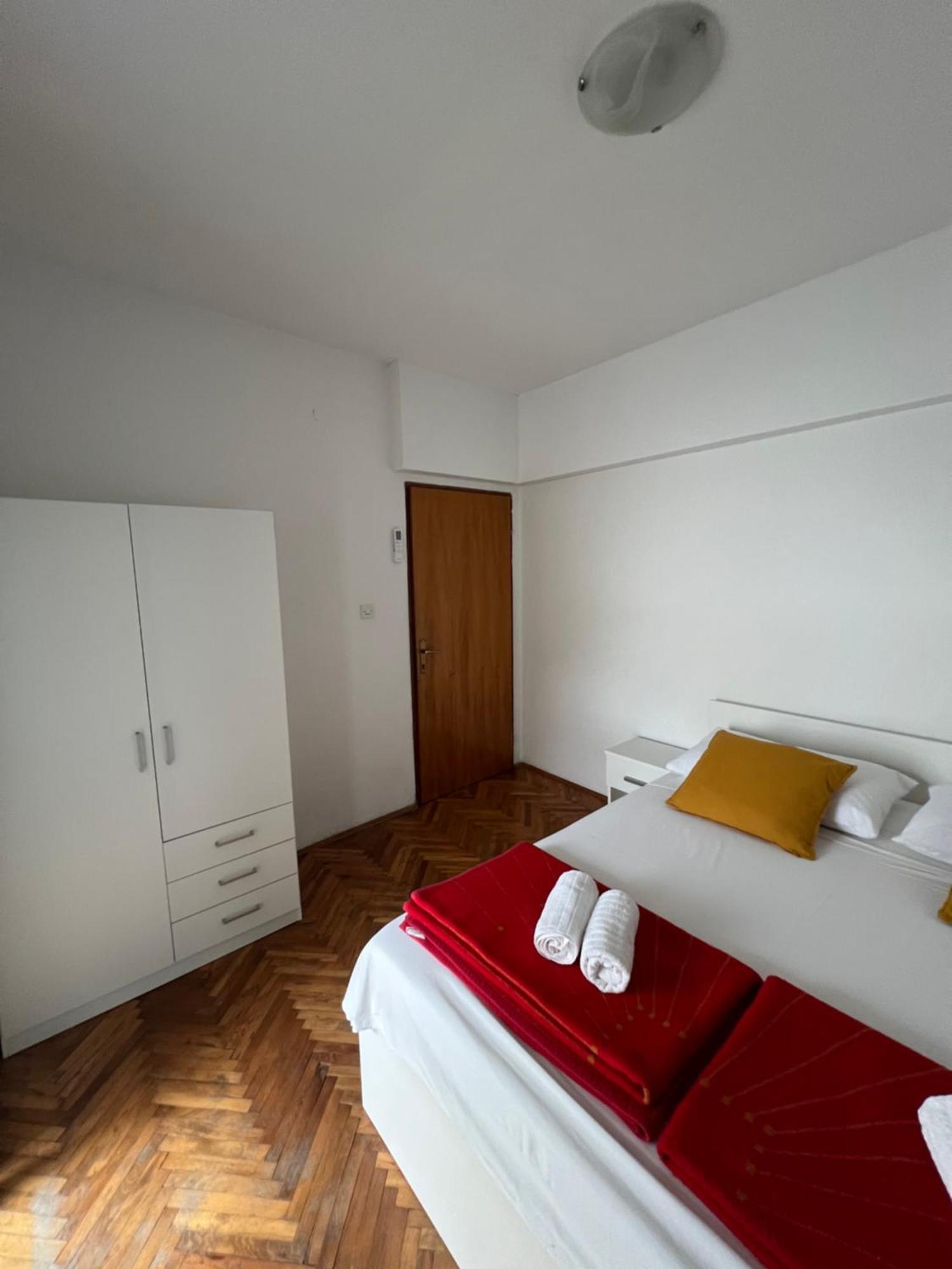 Rooms With Shared Kitchen "Milica" Drvenik  Luaran gambar