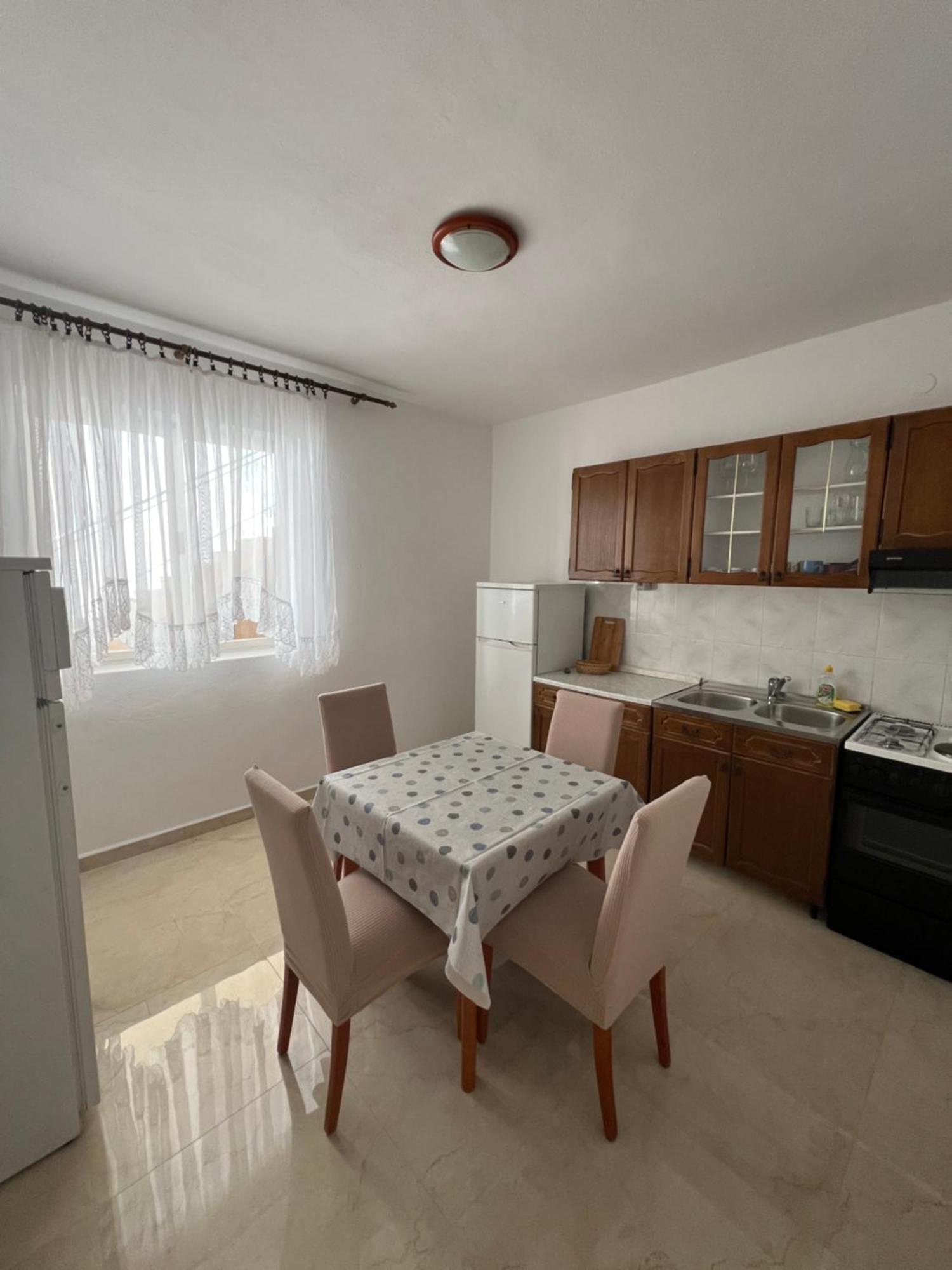 Rooms With Shared Kitchen "Milica" Drvenik  Luaran gambar